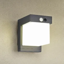 Solar-Wandleuchte Colombo, schwarz matt, Höhe 14 cm, Sensor