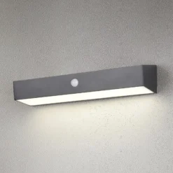 Solar-Wandleuchte Silves, schwarz, Sensor, IP44