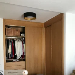 Stoff-Deckenlampe Coleen in Schwarz, innen gold