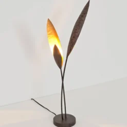 Strelicie - eine grazile LED-Hockerleuchte