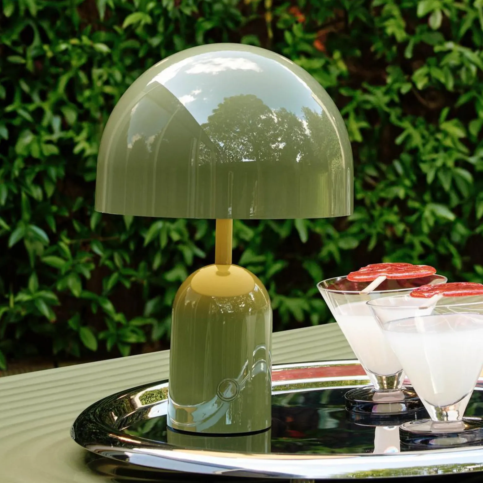 Tom Dixon Akku-Tischlampe BELL PORTABLE, moosgrün 28 cm IP44