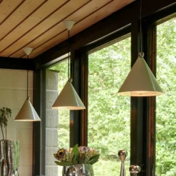 Tom Dixon LED-Hängelampe Pose, grau-beige, Ø 25 cm Stahl dim