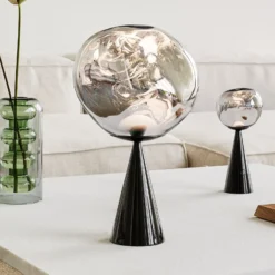 Tom Dixon LED-Tischlampe Melt Cone Fat, chrom/schwarz, 47 cm