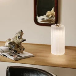 Tom Dixon LED-Tischleuchte Press, Glas gefrostet, Höhe 24 cm