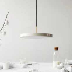 UMAGE LED-Hängelampe Asteria Medium perlmutt/messing Ø 43 cm