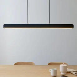 UMAGE LED-Hängelampe Hazel Branch, schwarz/messing, 100 cm