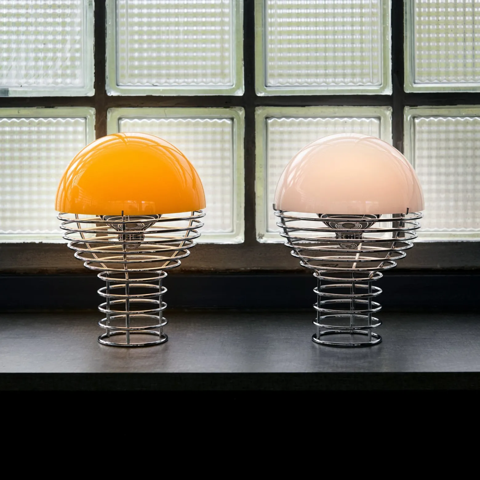 Verpan LED-Akku-Tischleuchte WIRE, orange, Höhe 25 cm, IP44