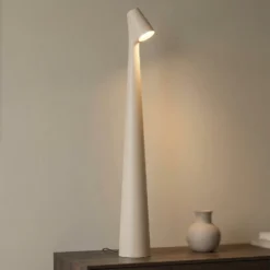 Vibia LED-Akkutischleuchte Africa, Höhe 40cm, hellbeige