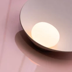Vibia Musa 7402 LED-Tischleuchte liegend, lachs