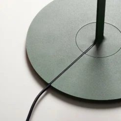 Vibia Warm 4901 Tischleuchte, Ø 42 cm, grün